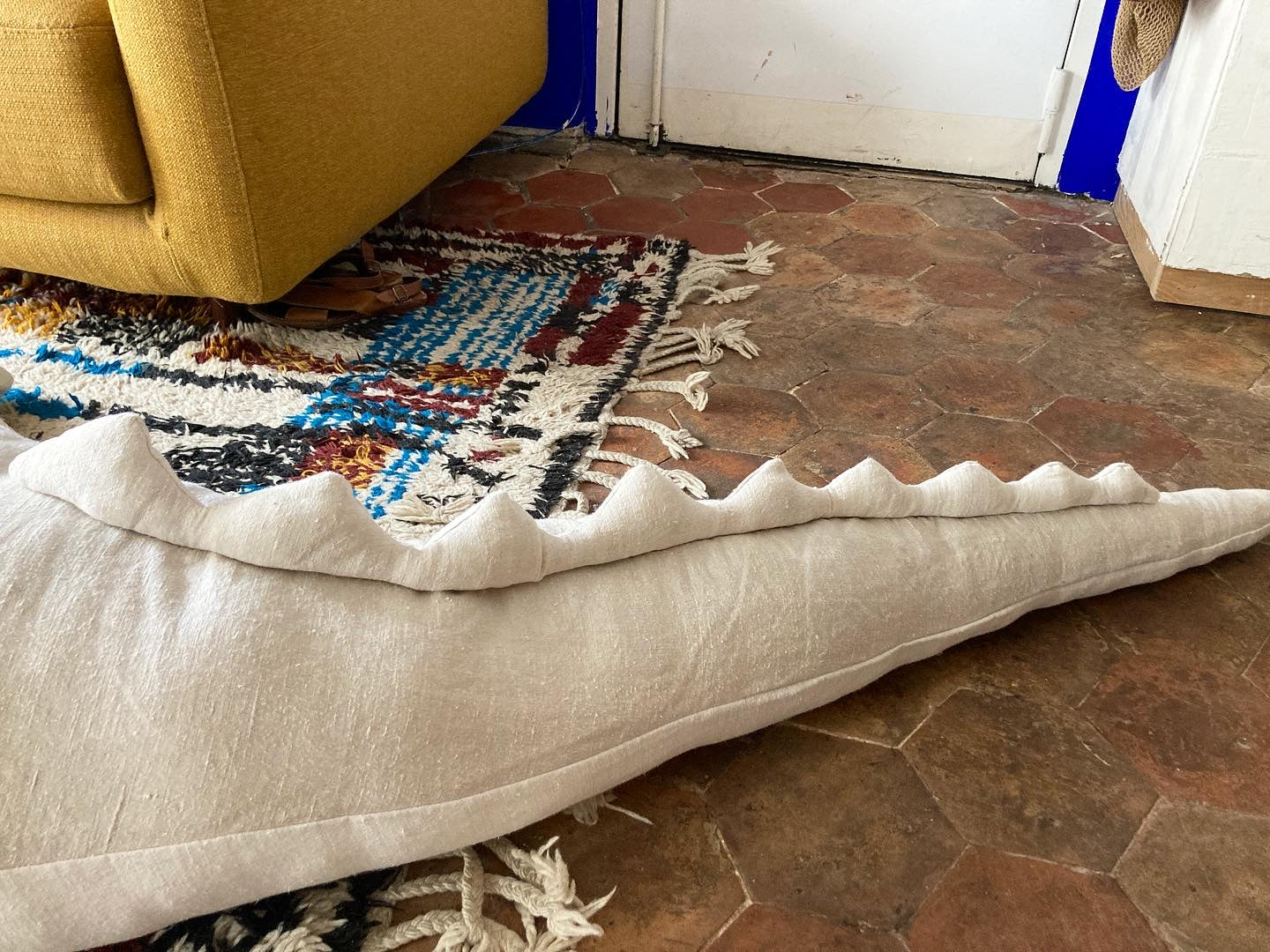 Coussin géant crocodile